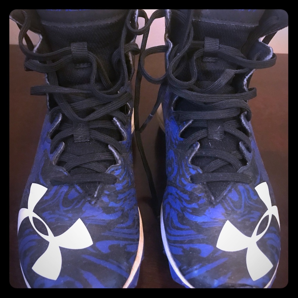 Under Armour Boys football cleats